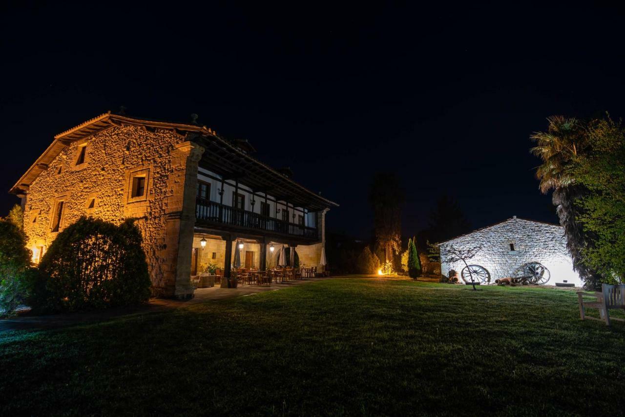 Palacion De Tonanes Exterior photo